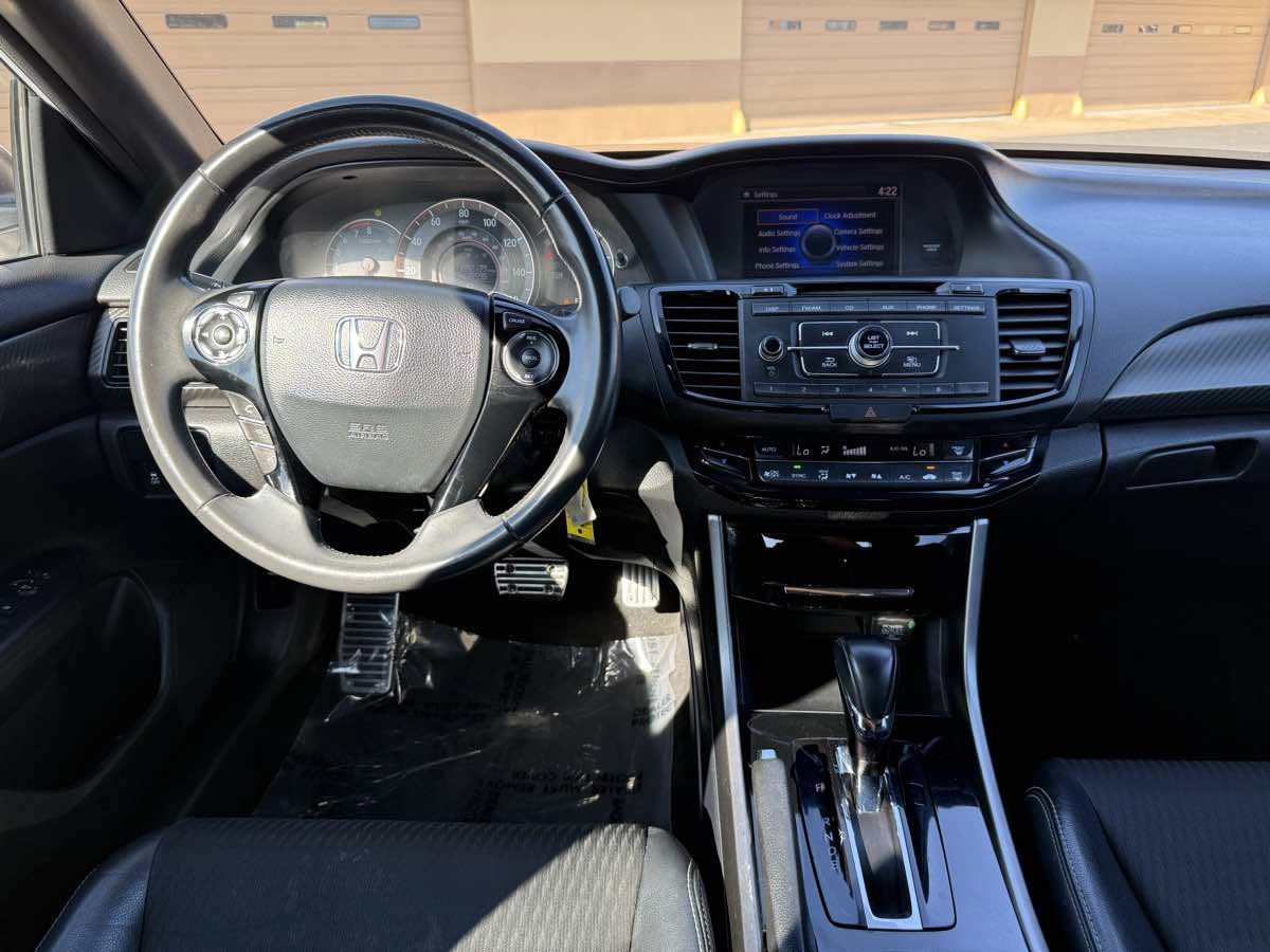 Used 2017 Honda Accord Sport image 16
