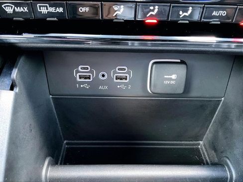 Used 2024 Jeep Grand Cherokee Limited w/ Black Appearance Package image 26