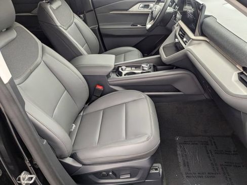 New 2026 Ford Explorer Active w/ Active Comfort Package AWD/4WD image 23
