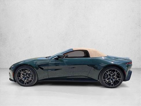 Used 2021 Aston Martin V8 Vantage Roadster RWD image 9