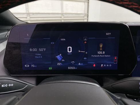 Used 2024 Chevrolet Equinox EV RS image 26