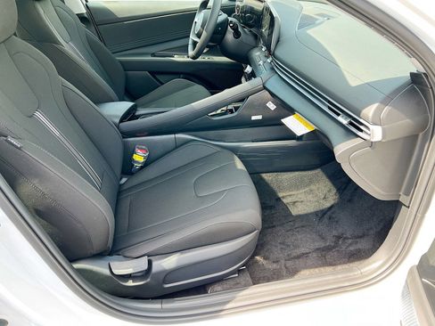 New 2025 Hyundai Elantra SEL FWD image 23