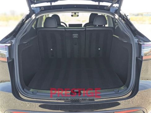 Used 2023 Tesla Model Y Long Range image 11
