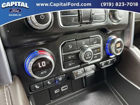Used 2022 GMC Yukon XL SLT w/ SLT Luxury Package AWD/4WD image 29