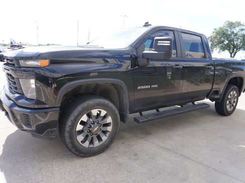 Used 2024 Chevrolet Silverado 2500 Custom w/ Custom Value Package AWD/4WD image 3