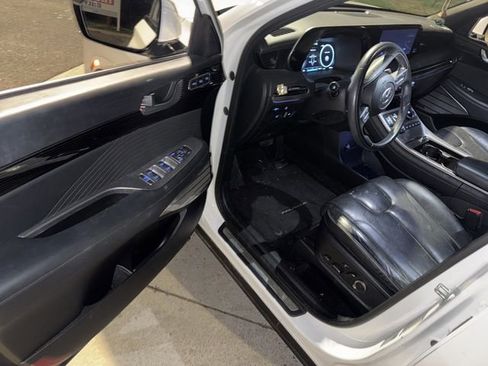 Used 2023 Hyundai Palisade Calligraphy image 6