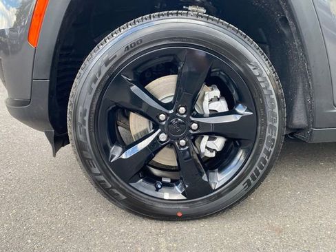 New 2025 Jeep Grand Cherokee L Altitude image 17