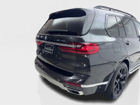 Used 2021 BMW X7 xDrive40i w/ Premium Package image 18