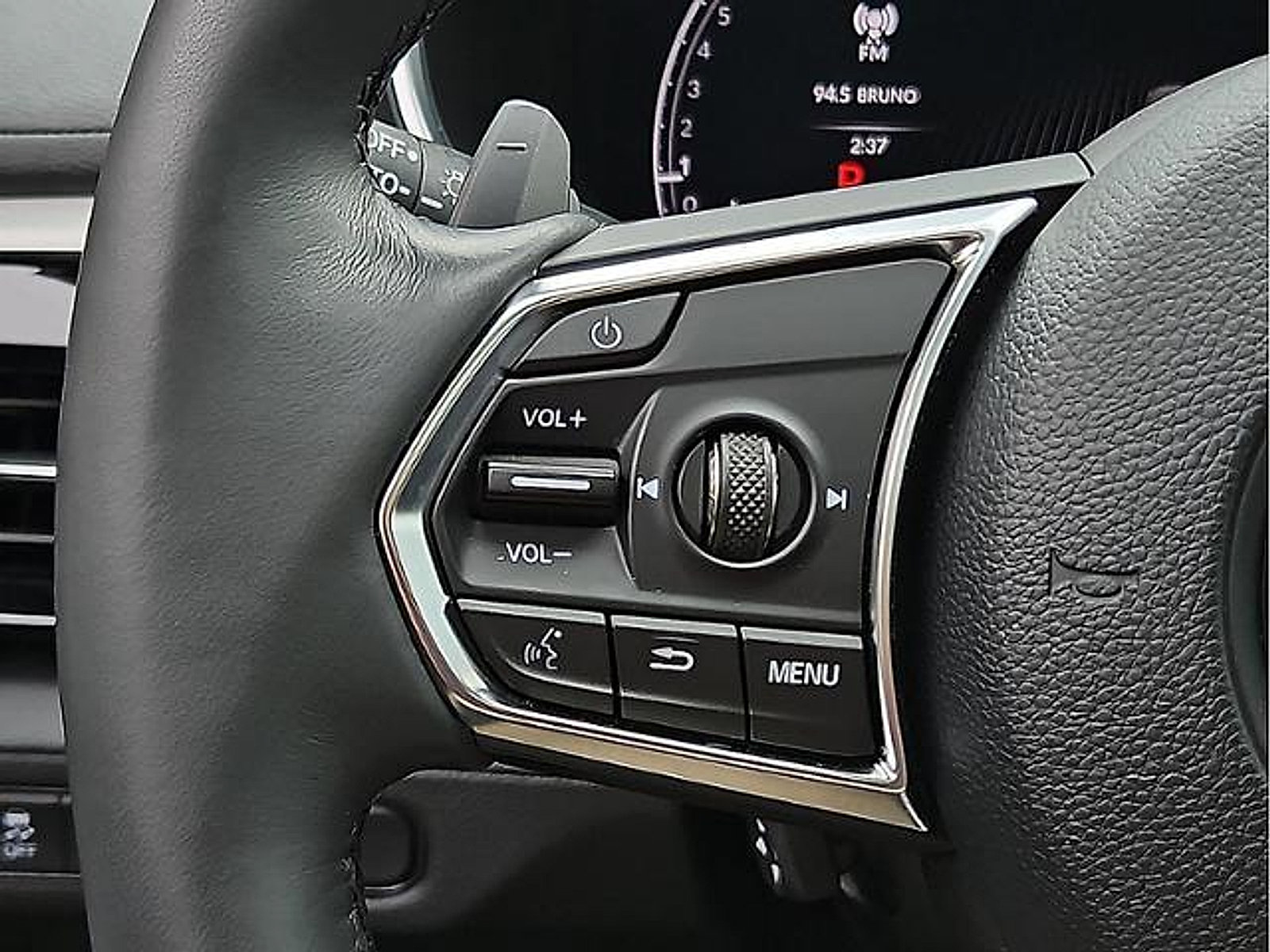 Used 2025 Acura MDX SH-AWD image 21
