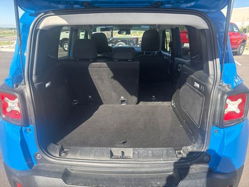 Used 2015 Jeep Renegade Latitude AWD/4WD image 24