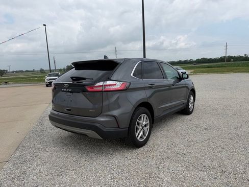 Used 2024 Ford Edge SEL w/ Convenience Package AWD/4WD image 3