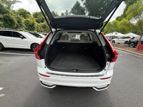 Used 2024 Volvo XC60 B5 Core w/ Protection Package Premier AWD/4WD image 23