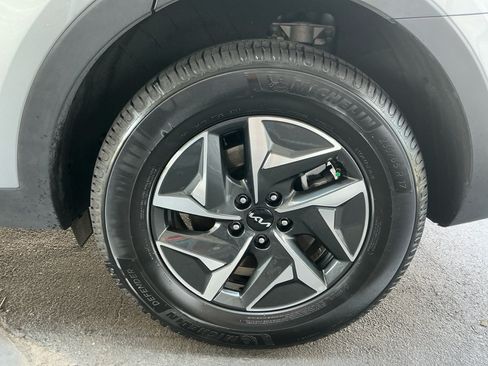 Used 2023 Kia Sorento EX FWD image 26