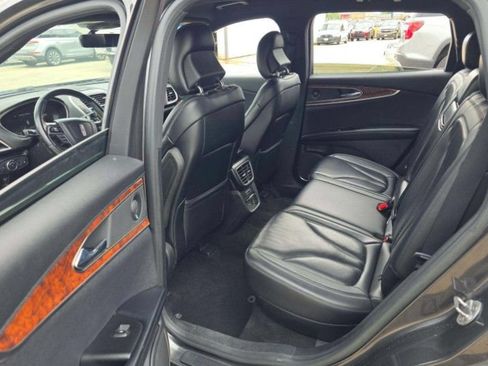 Used 2019 Lincoln Nautilus Select FWD image 6