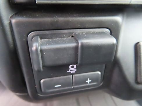 Used 2021 Chevrolet Silverado 2500 LT w/ Convenience Package image 38