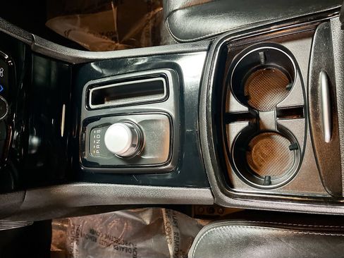 Used 2019 Chrysler 300 S AWD/4WD image 16