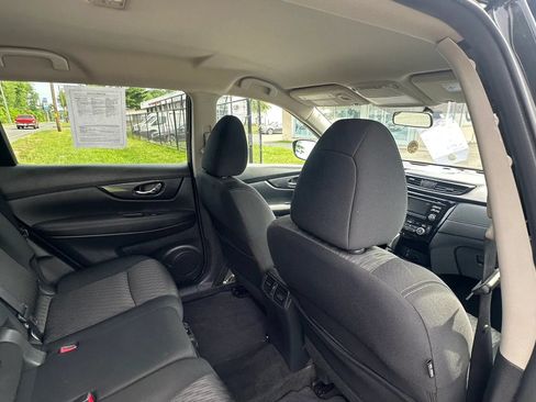 Used 2017 Nissan Rogue SV AWD/4WD image 26