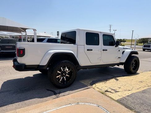 Used 2023 Jeep Gladiator Rubicon w/ Cold Weather Group AWD/4WD image 4