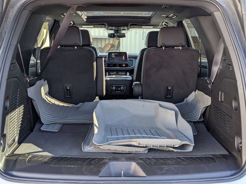 Used 2022 GMC Yukon SLT AWD/4WD image 36