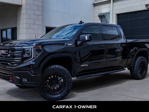Used 2025 GMC Sierra 1500 AT4 w/ AT4 Premium Package AWD/4WD image 5