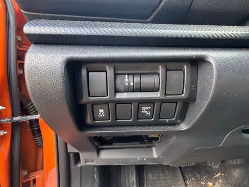 Used 2019 Subaru Crosstrek 2.0i Premium w/ Moonroof Package image 17