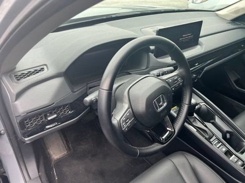 Used 2025 Honda Accord EX-L image 7