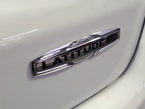 Used 2022 Jeep Compass Latitude image 7