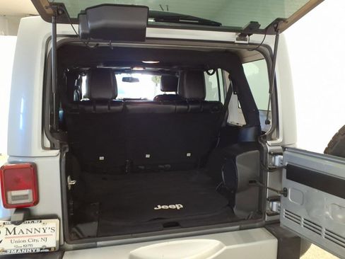 Used 2013 Jeep Wrangler Unlimited Sahara w/ Dual Top Group image 21