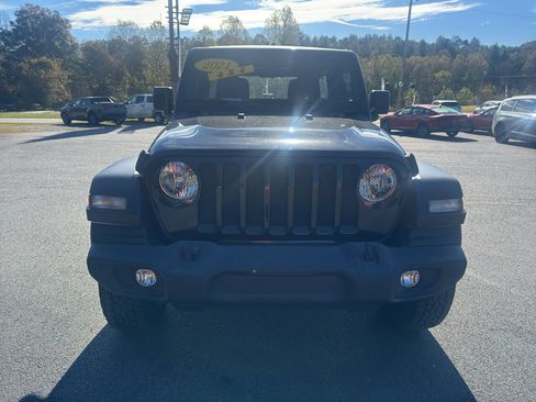 Used 2021 Jeep Wrangler Unlimited Sport image 2