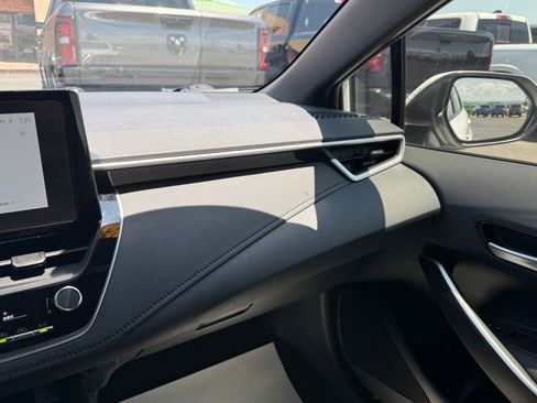 Used 2024 Toyota Corolla SE w/ SE Premium Package image 12