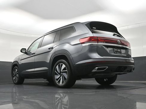 Used 2024 Volkswagen Atlas SE FWD image 25