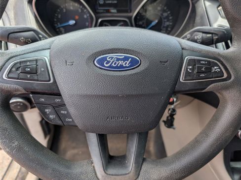 Used 2016 Ford Focus SE image 19