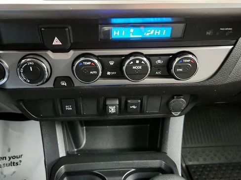 Certified 2023 Toyota Tacoma SR5 AWD/4WD image 30
