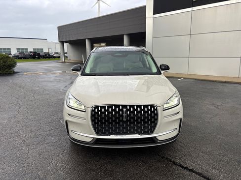 Used 2023 Lincoln Corsair Reserve w/ Equipment Group 201A AWD/4WD image 2