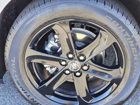 Used 2023 Buick Enclave Essence w/ Sport Touring Edition image 10