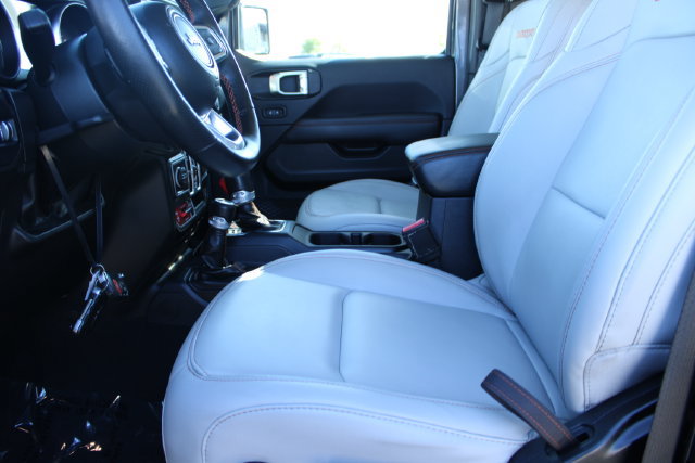 Used 2023 Jeep Gladiator Mojave w/ Cold Weather Group AWD/4WD image 41