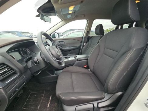 Used 2023 Nissan Rogue S image 14