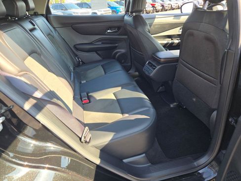 Used 2023 Nissan Ariya FWD image 19