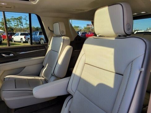 Used 2023 GMC Yukon Denali AWD/4WD image 27