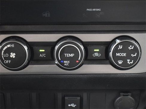 Used 2020 Toyota Tacoma SR5 image 19