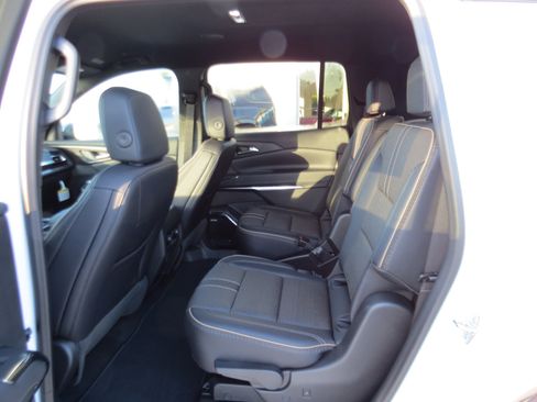 New 2026 Chevrolet Traverse High Country FWD image 13