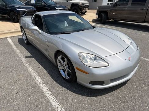 Used 2007 Chevrolet Corvette Coupe RWD image 1