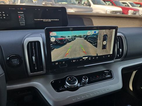 New 2025 Ford Expedition Active image 24