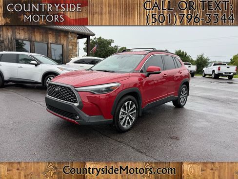 Used 2023 Toyota Corolla Cross XLE FWD image 1