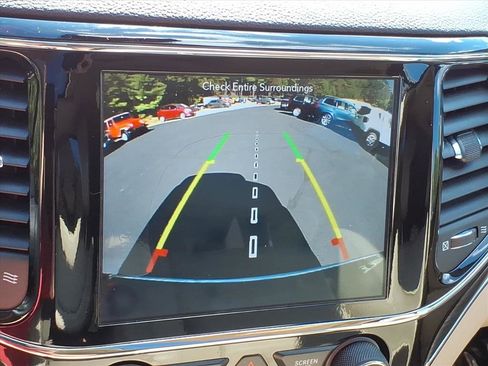 Used 2019 Jeep Grand Cherokee Limited image 16