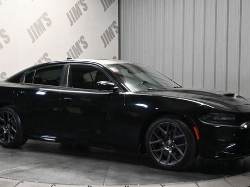 Used 2018 Dodge Charger R/T RWD image 3