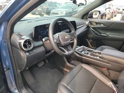 Used 2026 Chevrolet Equinox LT w/ Convenience Package II FWD image 9