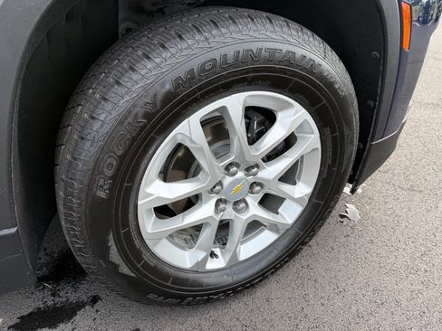 Used 2022 Chevrolet Traverse LS AWD/4WD image 31