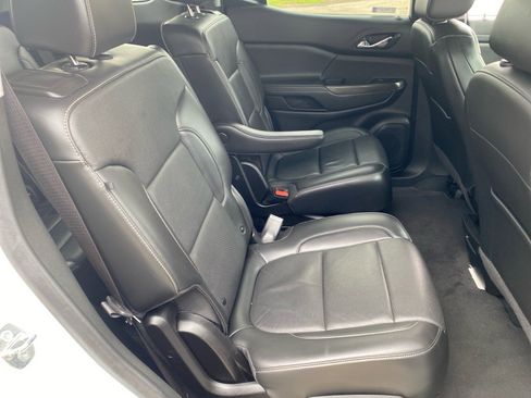 Used 2023 GMC Acadia SLT AWD/4WD image 24