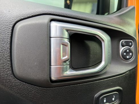 Used 2021 Jeep Wrangler Sport AWD/4WD image 82